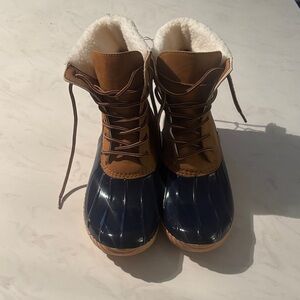 Brown and Navy Duck Boots with Shearling Lining